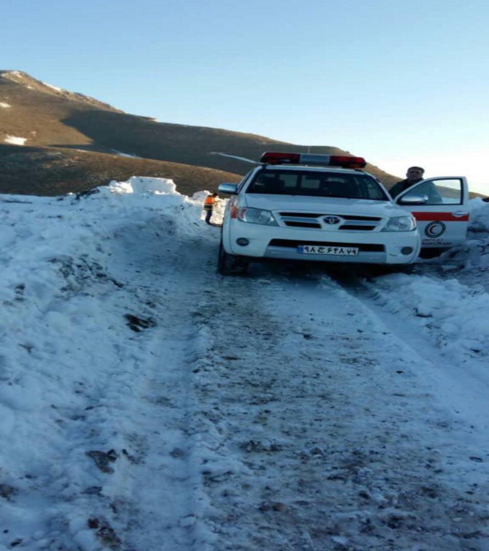 جستجو و نجات بیماران قلبی گرفتار در برف و کولاک در قزوین
