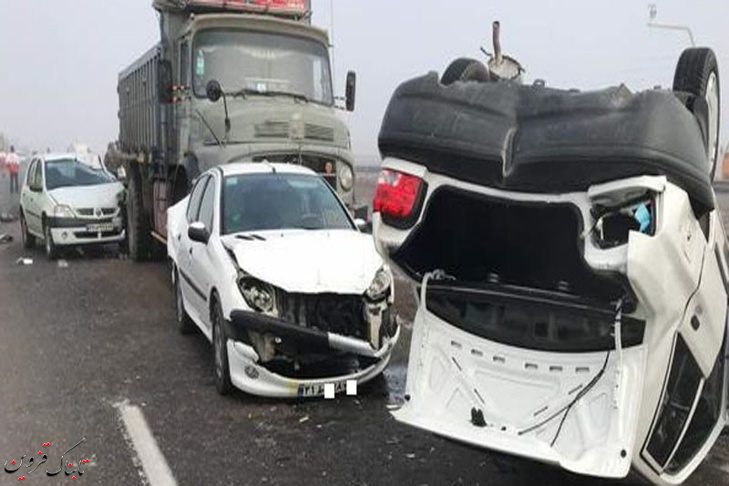 حادثه رانندگی در قزوین 21 مجروح  بر جای گذاشت