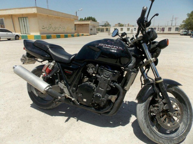 قاچاقچی موتور سیکلت در قزوین به پرداخت بیش از 330 میلیون ریال جریمه محکوم شد