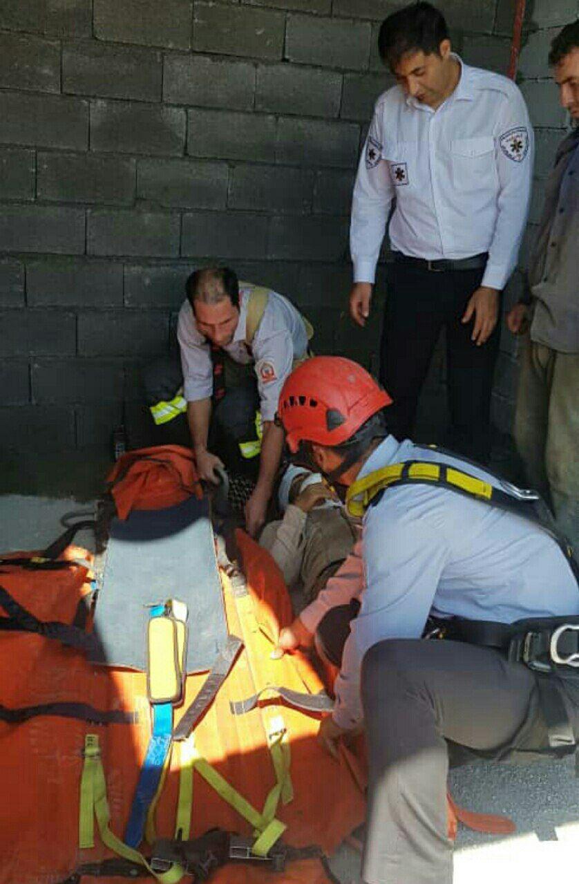 سقوط کارگر ساختمانی از طبقه هفتم در قزوین