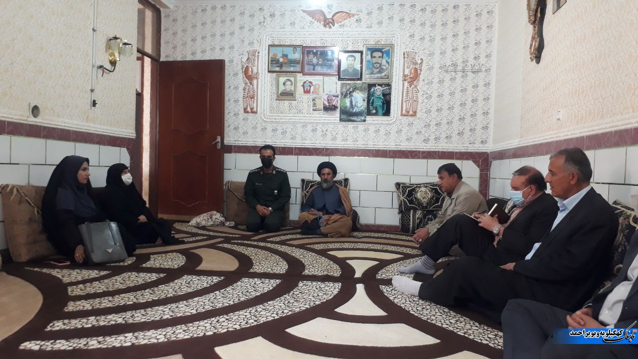 ادای احترام رئیس آموزش و پرورش شهرستان لنده به مقام شهدا و دیدار با مادر شهید کوهگرد+تصاویر
