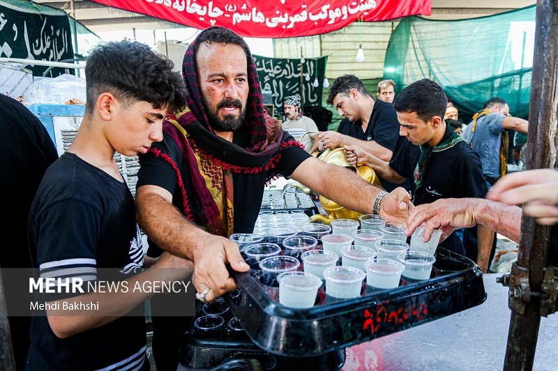 حضور بیش از ۱۳۰هزار قمی در پیاده روی اربعین